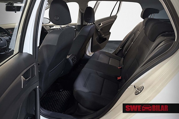 Volkswagen e-Golf VII 10 of 21