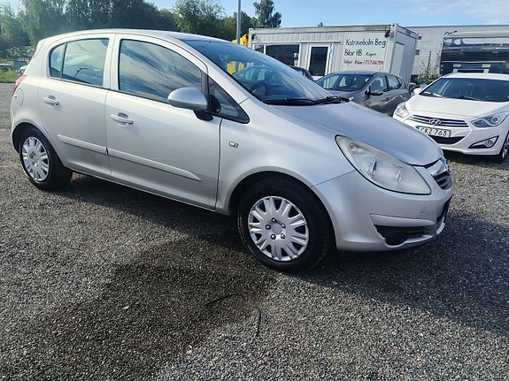 Opel Corsa 2 of 5