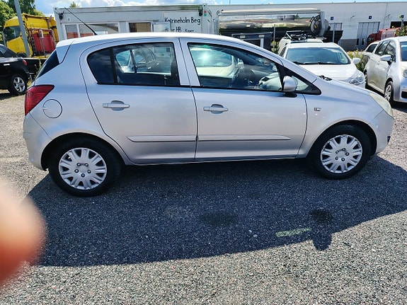 Opel Corsa 16 of 19