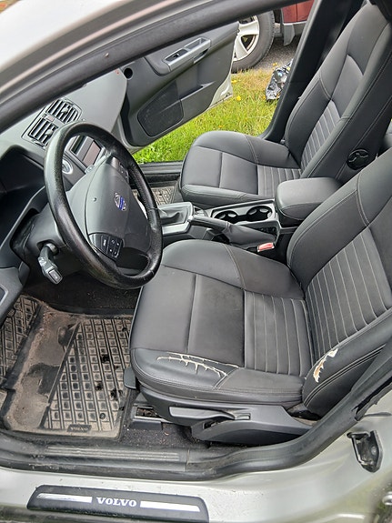 Volvo V50 3 of 5
