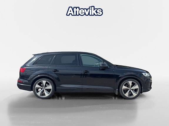 Audi Q7 2 of 24