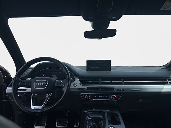 Audi Q7 10 of 24