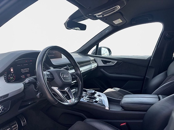 Audi Q7 9 of 24