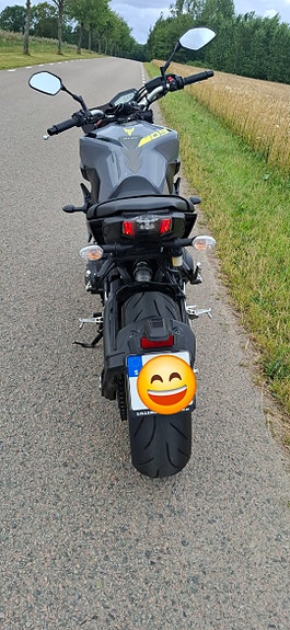 Yamaha MT-09 5 of 6
