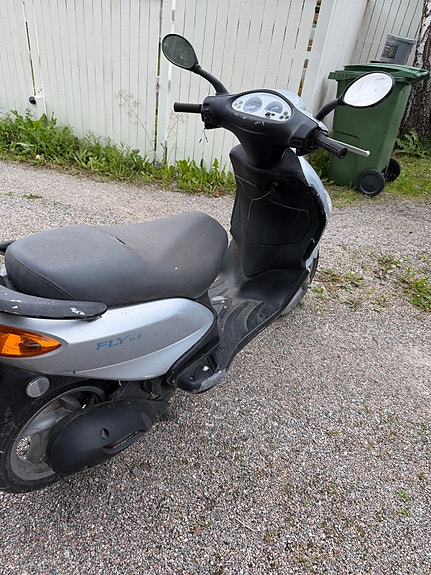 Piaggio Fly 125 3 of 4