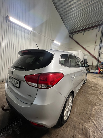 Kia Carens 5 of 5