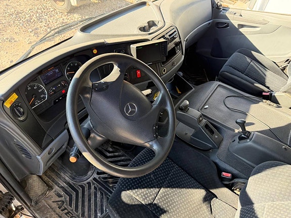 Mercedes-Benz 1524L 4X2 12 of 12