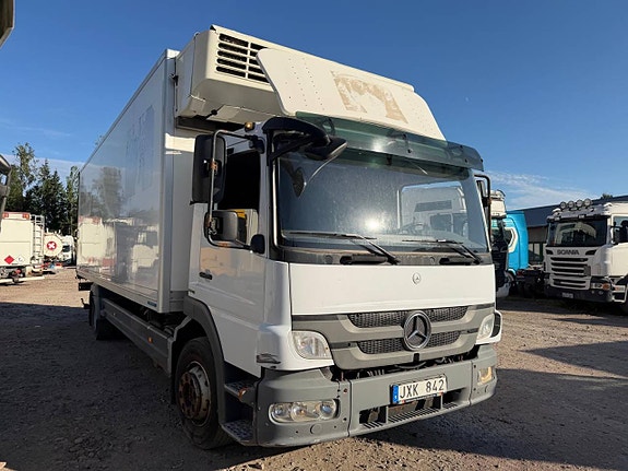 Mercedes-Benz 1524L 4X2 2 of 12