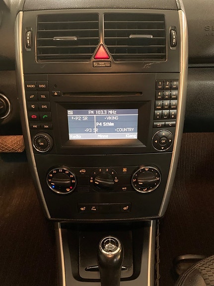 Mercedes-Benz A180 11 of 26