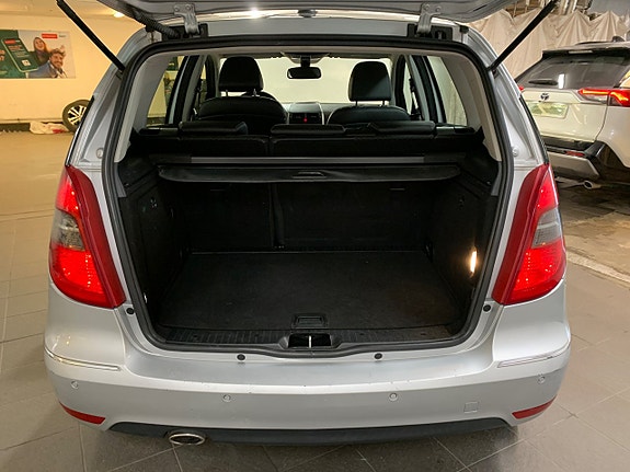 Mercedes-Benz A180 7 of 26