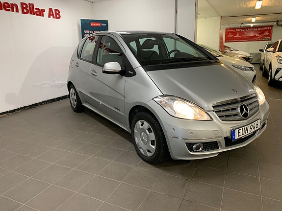 Mercedes-Benz A180 2 of 26