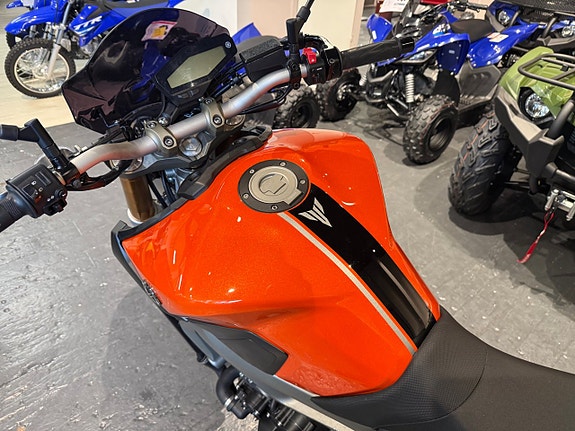 Yamaha MT-09 5 of 7