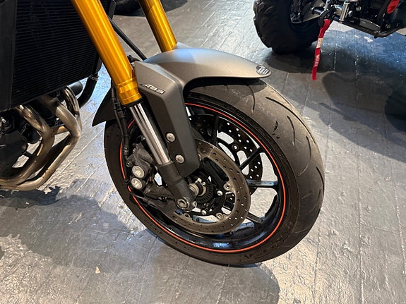 Yamaha MT-09 7 of 7