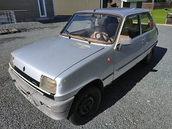 Renault 5 2 of 11