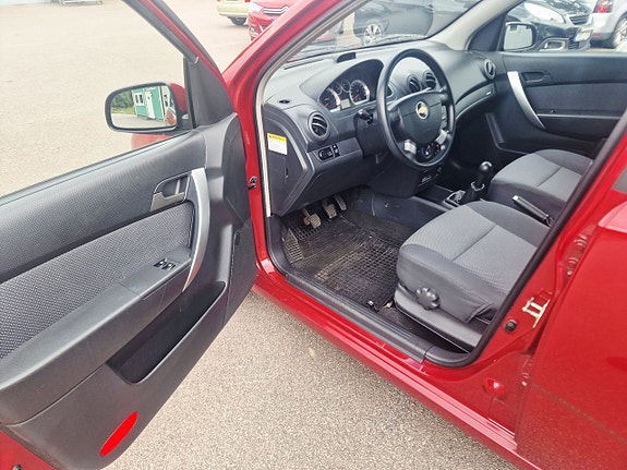Chevrolet Aveo 9 of 17