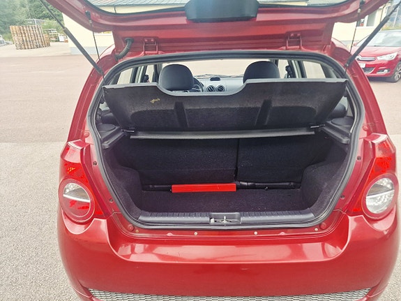 Chevrolet Aveo 13 of 17
