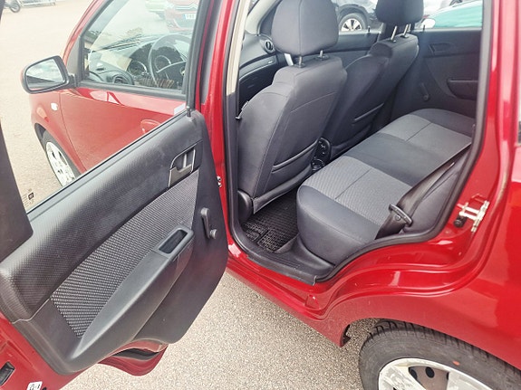 Chevrolet Aveo 10 of 17