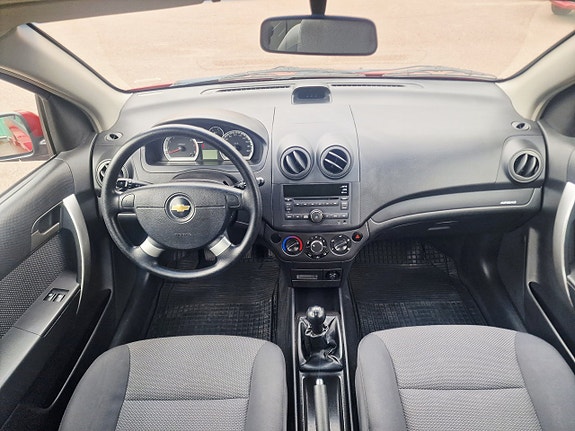 Chevrolet Aveo 14 of 17
