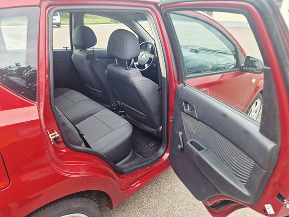 Chevrolet Aveo 12 of 17