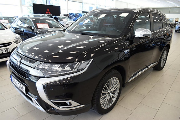 Mitsubishi Outlander 2 of 5