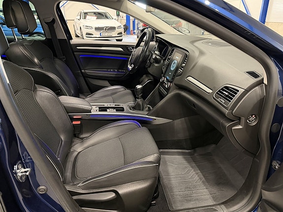 Renault Megane 12 of 22