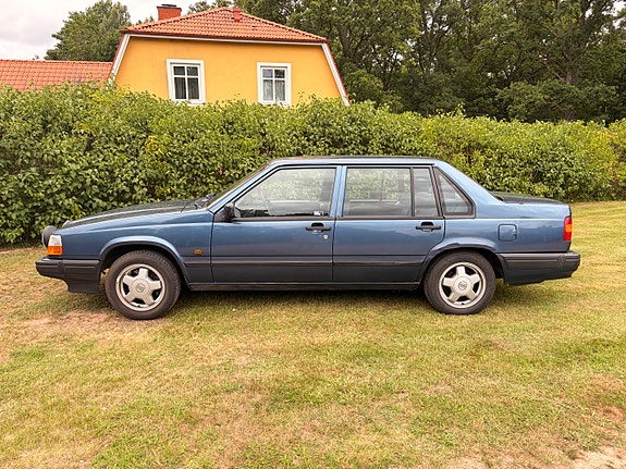 Volvo 940 3 of 5