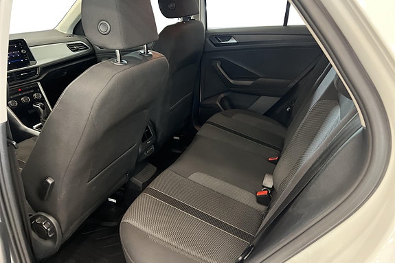 Volkswagen T-Roc 16 of 21