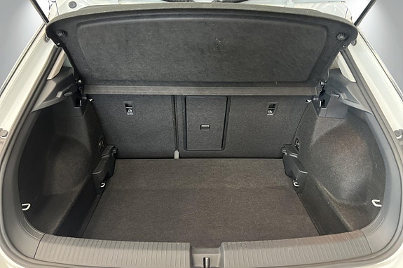 Volkswagen T-Roc 17 of 21