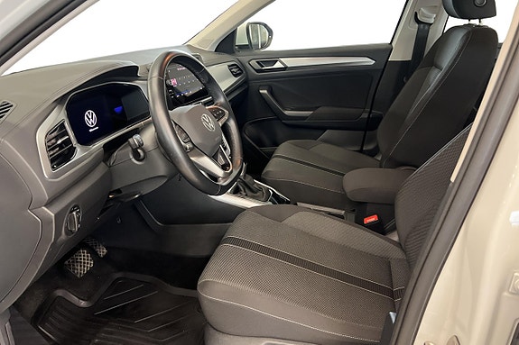 Volkswagen T-Roc 13 of 21