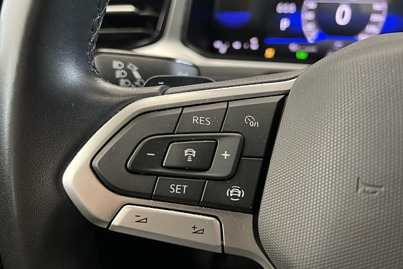 Volkswagen T-Roc 18 of 21