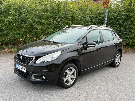 Peugeot 2008 2 of 5