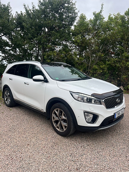 Kia Sorento 2 of 5