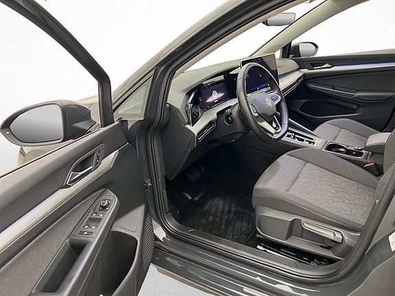 Volkswagen Golf VIII 9 of 30