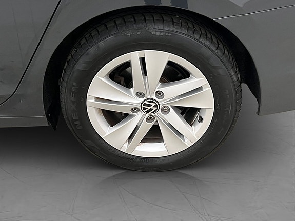 Volkswagen Golf VIII 29 of 30