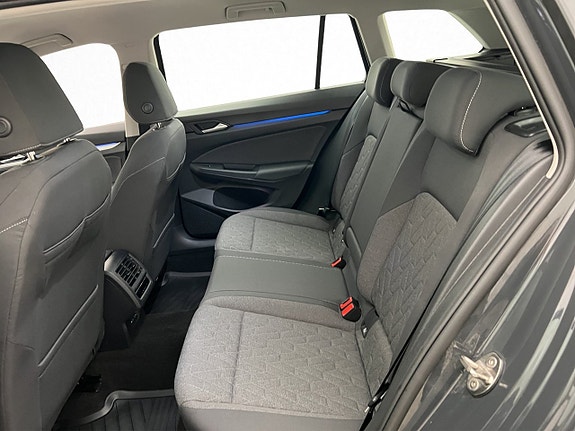 Volkswagen Golf VIII 12 of 30
