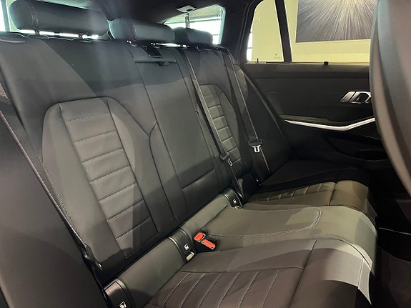 BMW M340i 21 of 25