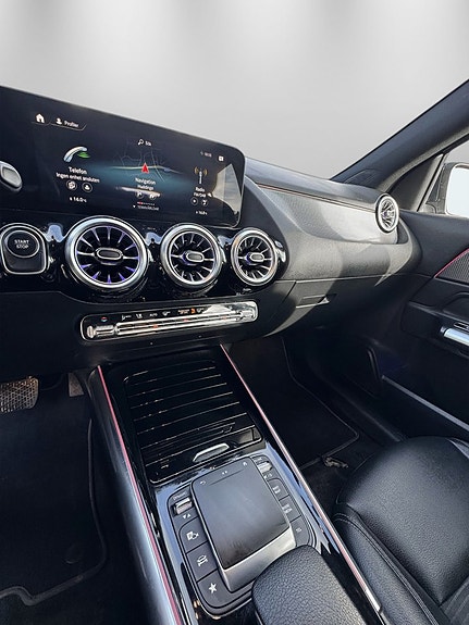 Mercedes-Benz EQA250 13 of 24