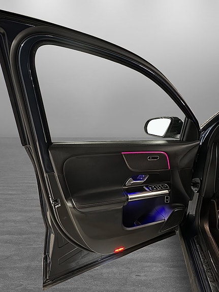 Mercedes-Benz EQA250 9 of 24