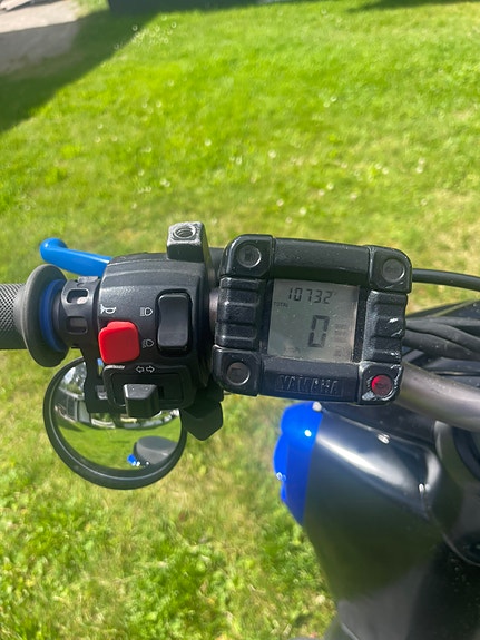 Yamaha Slider 3 of 3
