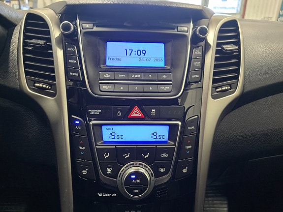 Hyundai i30 18 of 26