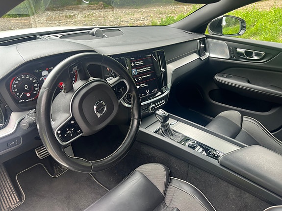 Volvo V60 7 of 9
