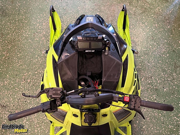 Arctic Cat RIOT 8000 146" -20 m. elstart 5 of 5