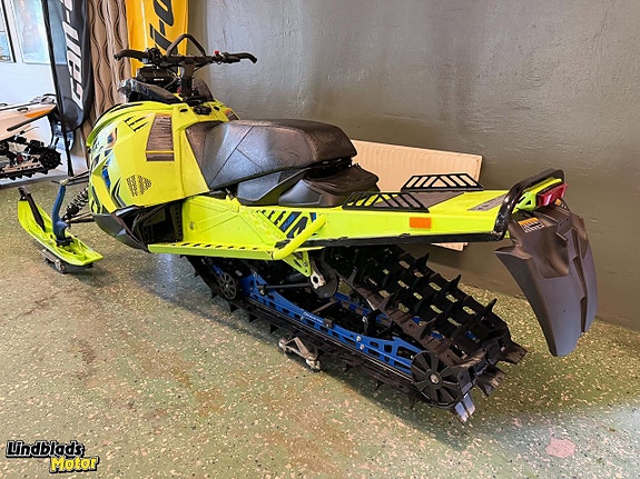 Arctic Cat RIOT 8000 146" -20 m. elstart 3 of 5