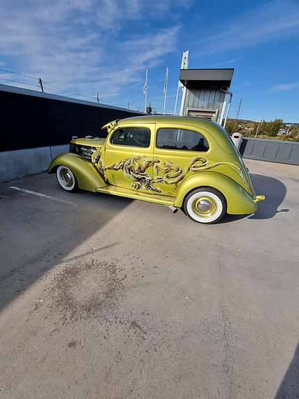 Ford Tudor 8 of 10