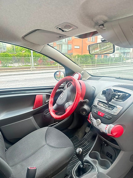Toyota Aygo 3 of 7