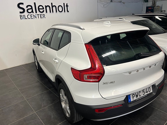 Volvo XC40 7 of 27