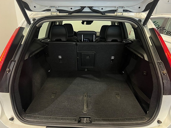 Volvo XC40 23 of 27