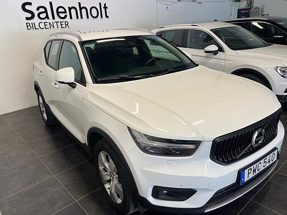 Volvo XC40 4 of 5