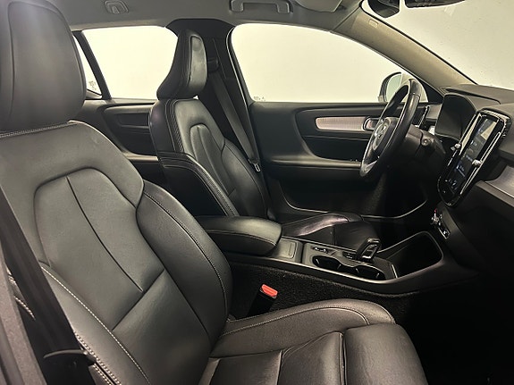 Volvo XC40 12 of 27