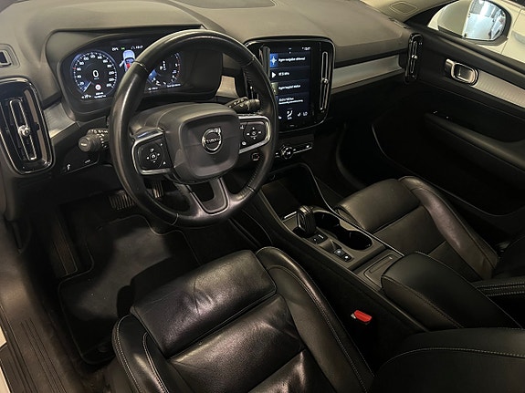 Volvo XC40 9 of 27